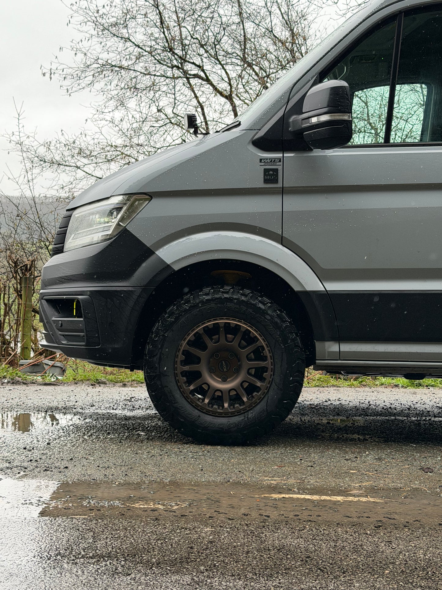 VW CRAFTER/MAN TGE BONNET LIGHT BRACKET