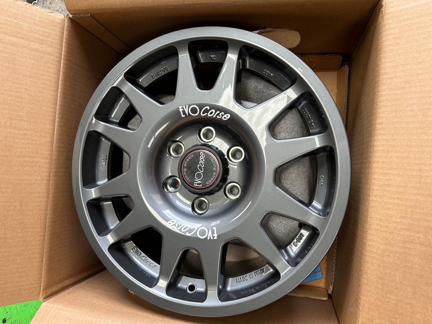 16″ + 17" EVO CORSE DAKAR ZERO ALLOYS FOR 6X130 CRAFTER SPRINTER
