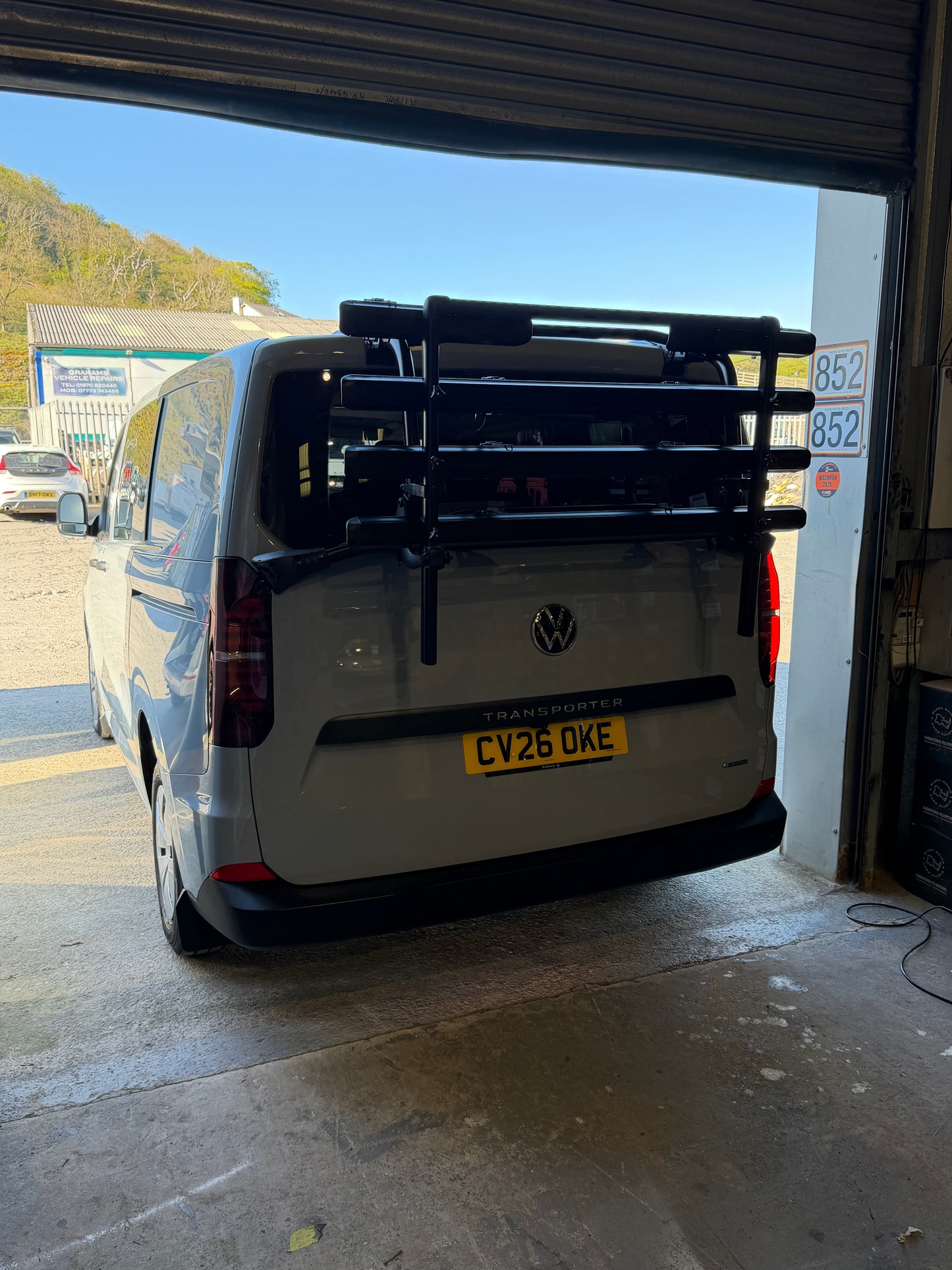 VW T7 BIKE RACK 4 BIKE BLACK OR SILVER