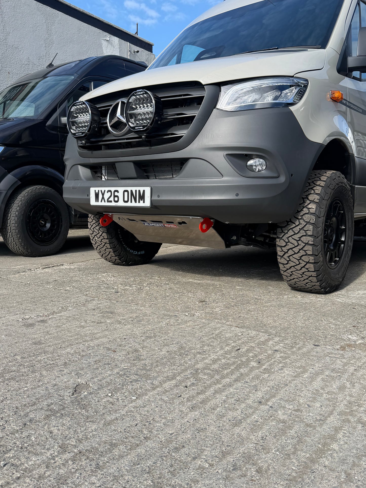 FRONT SKID PLATE MERCEDES SPRINTER W907 VS30 4MATIC OCTOBER 2022>