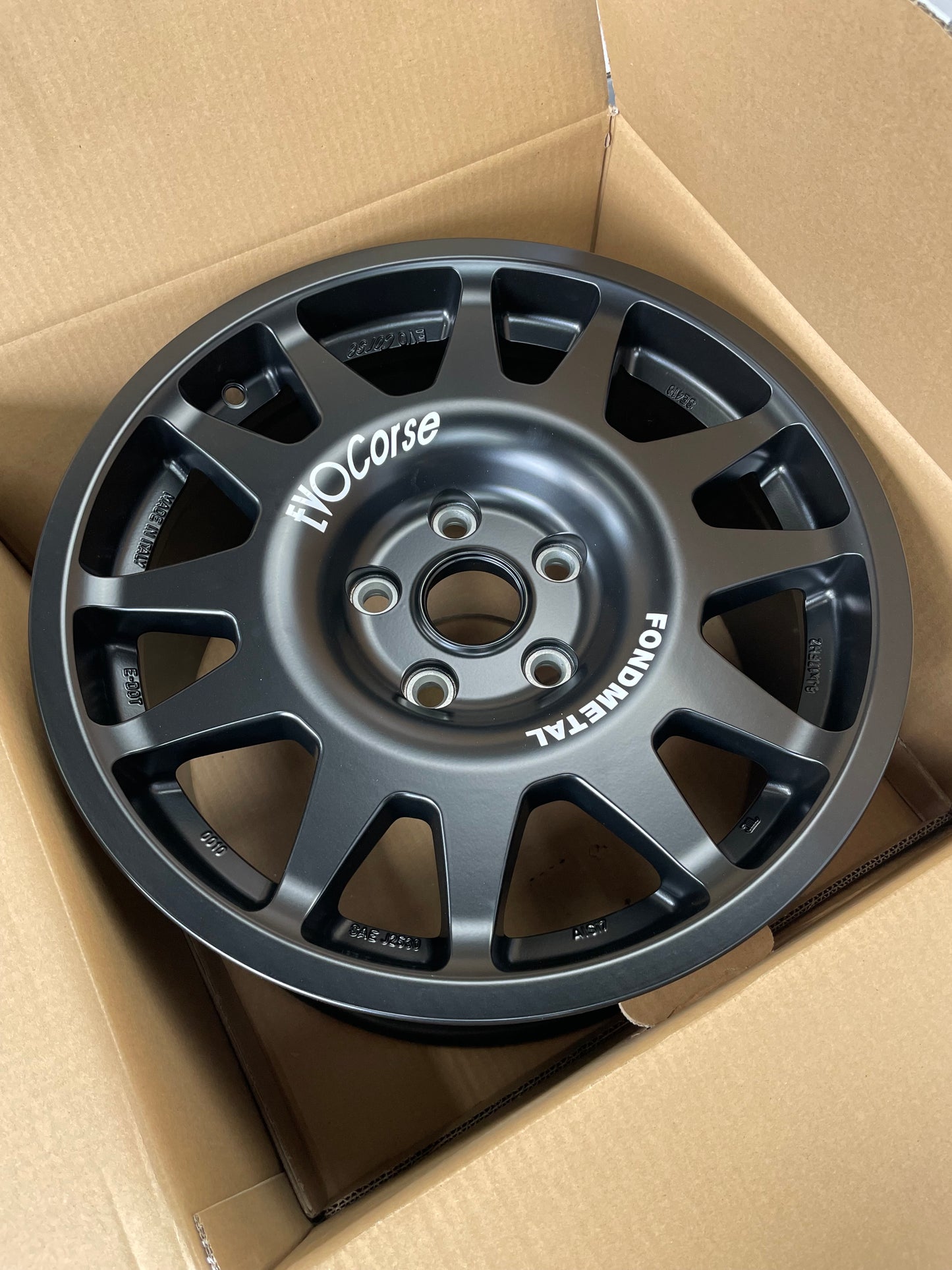 16″ + 17" EVO CORSE DAKAR ZERO ALLOYS FOR 6X130 CRAFTER SPRINTER