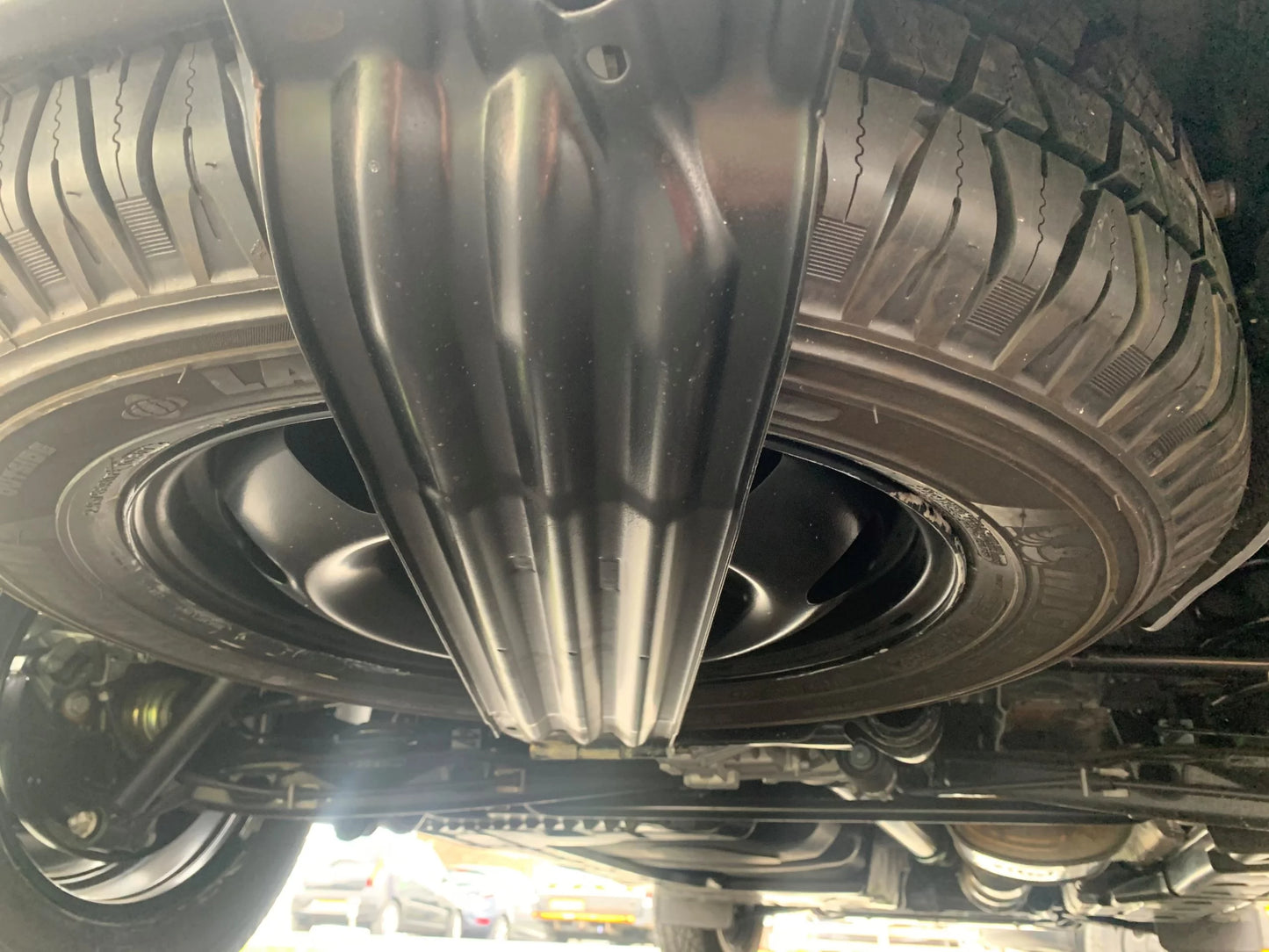 OVERSIZED SPARE WHEEL HOLDER ( 4MOTION ONLY)