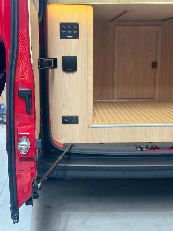 CRAFTER/MAN REAR DOOR STRUT OPENING KIT