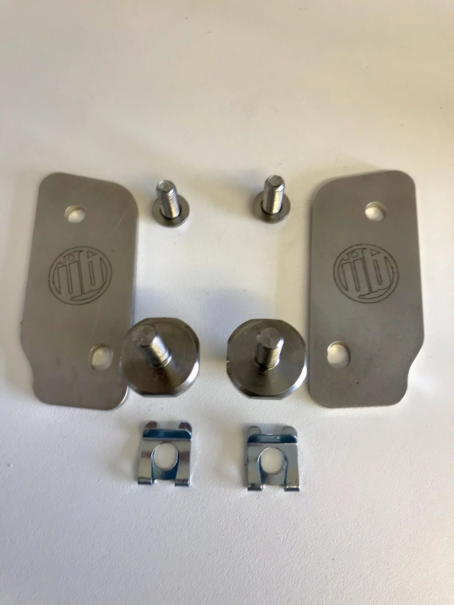 T6 HEAVY DUTY GAS STRUT KIT TAILGATE