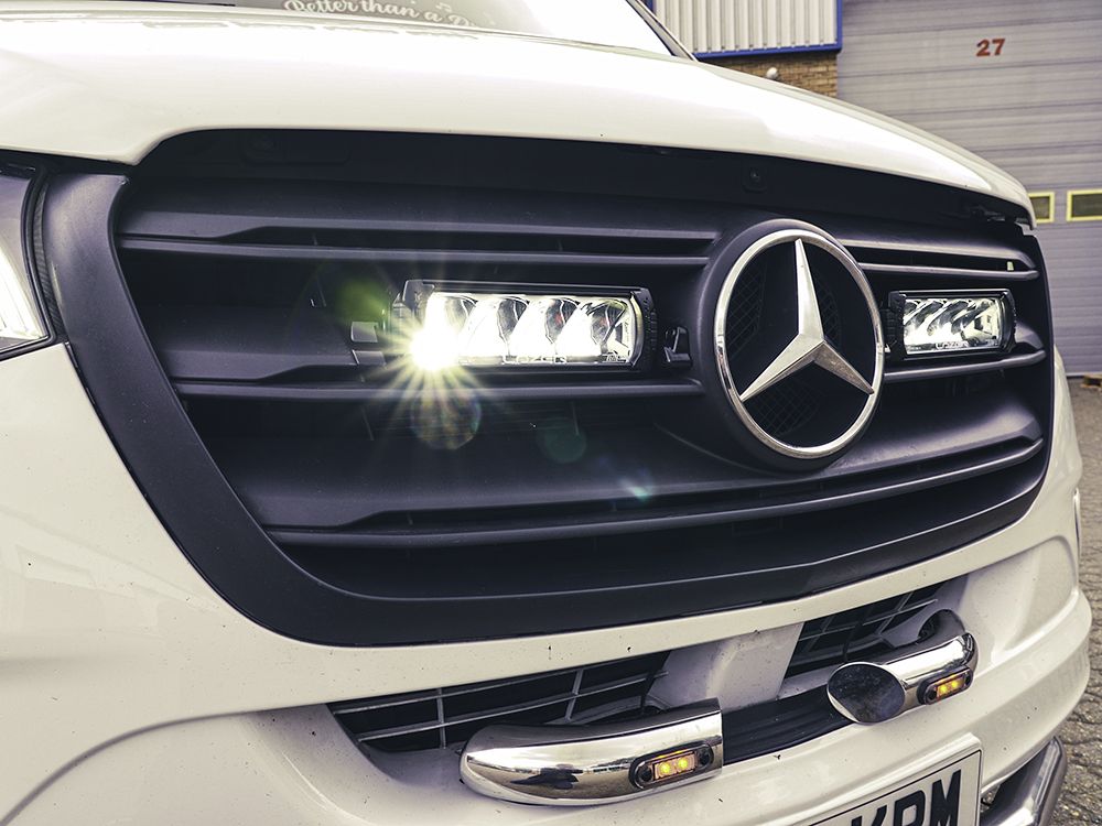 MERCEDES SPRINTER (2018+) GRILLE KIT