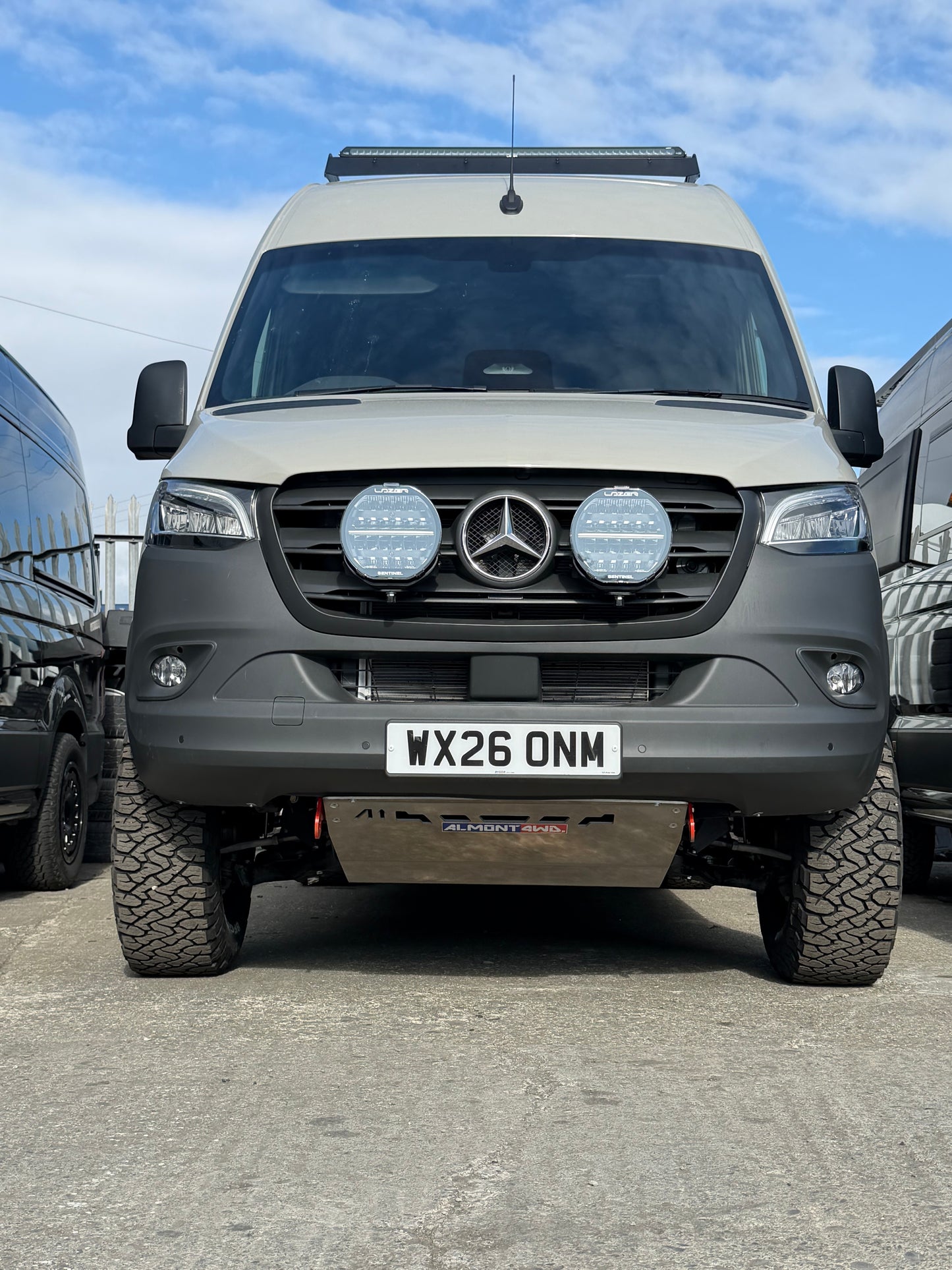 FRONT SKID PLATE MERCEDES SPRINTER W907 VS30 4MATIC OCTOBER 2022>