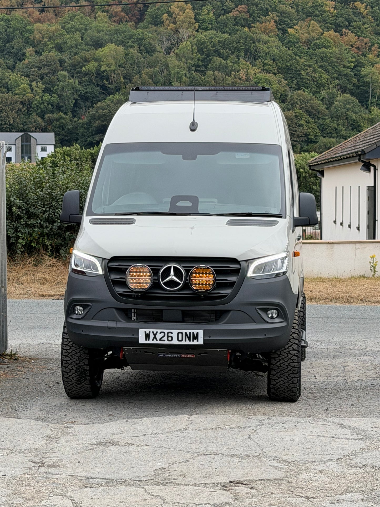 FRONT SKID PLATE MERCEDES SPRINTER W907 VS30 4MATIC OCTOBER 2022>